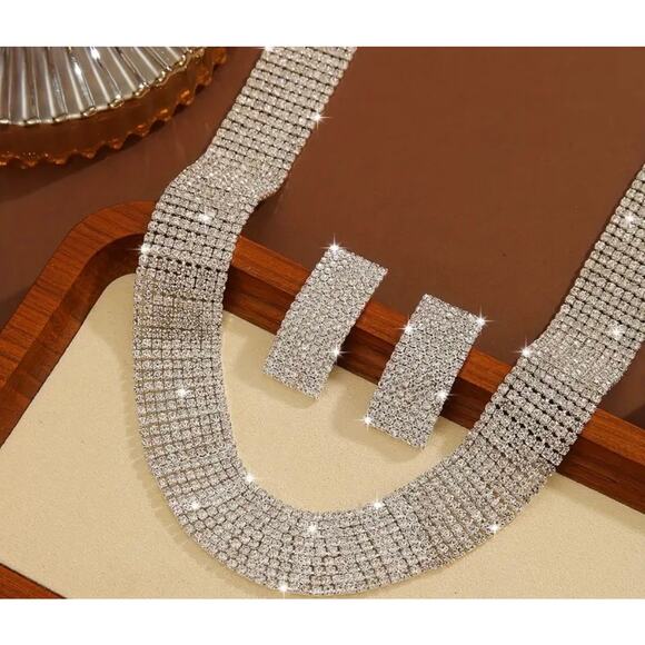 Luxury Rhinestone Necklace and Earrings Set NWT - Picture 1 of 3